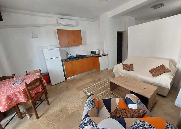 Loredana Apartments